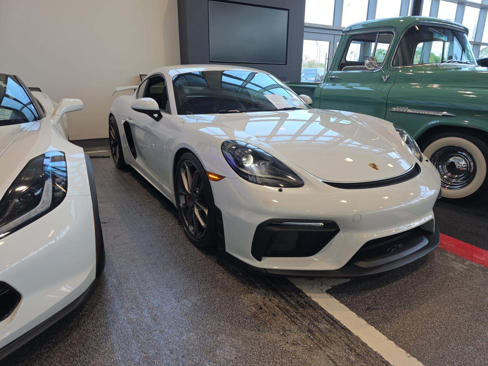 2020 Porsche 718 Cayman GT4 RWD