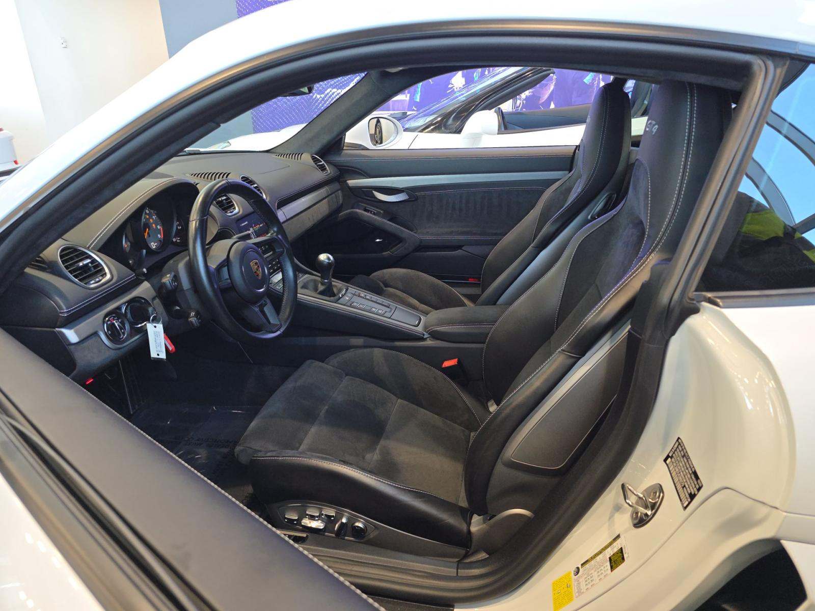 2020 Porsche 718 Cayman GT4 RWD