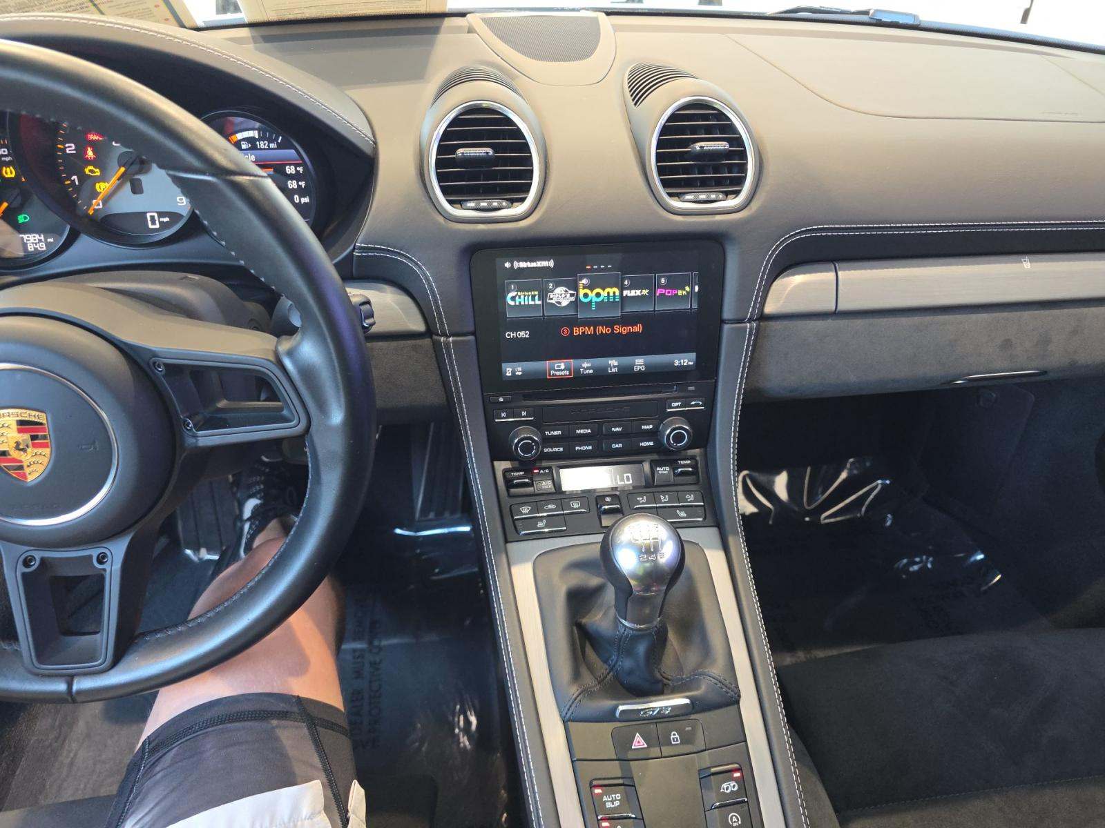 2020 Porsche 718 Cayman GT4 RWD