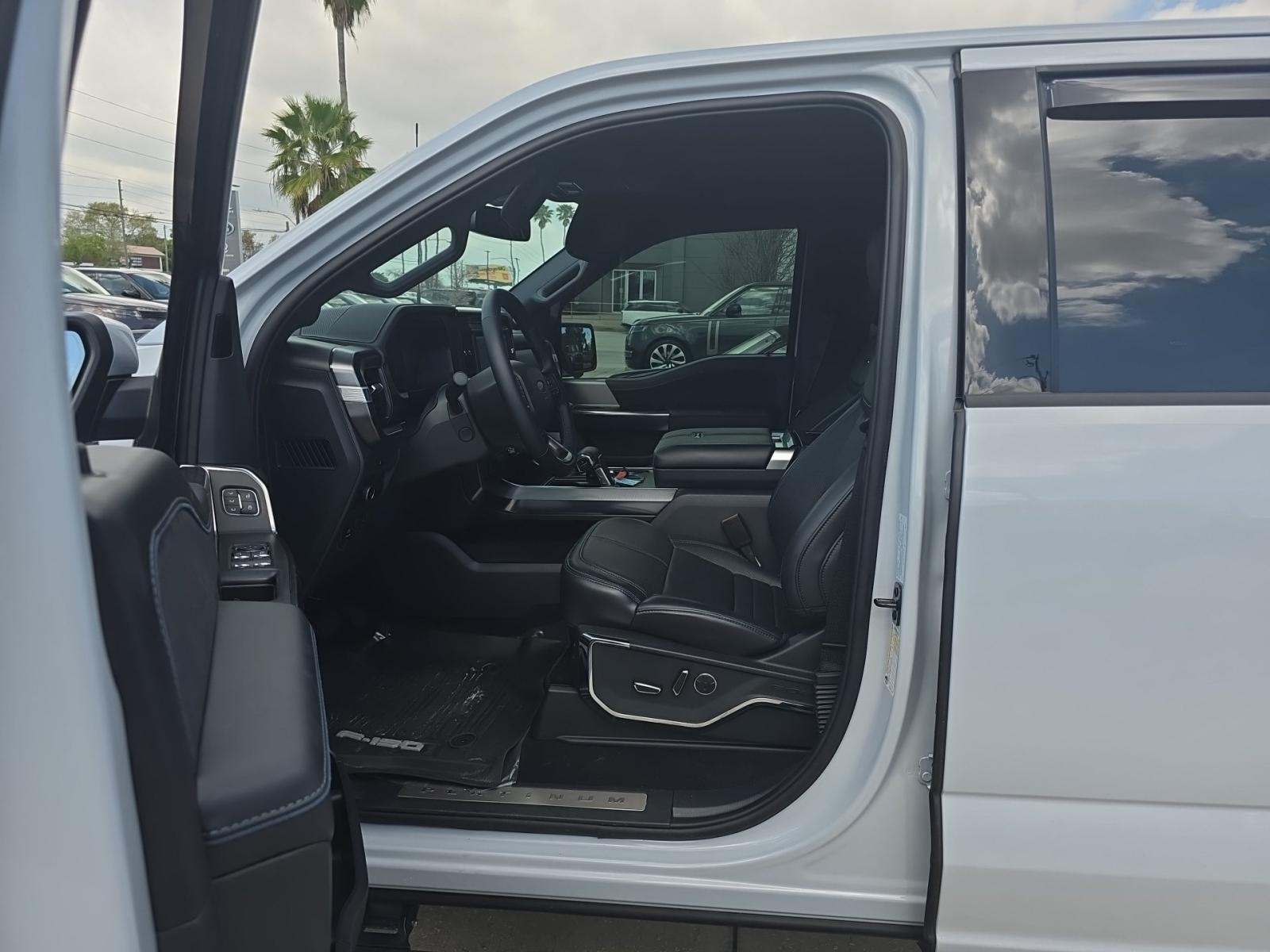 2025 Ford F-150 Platinum AWD