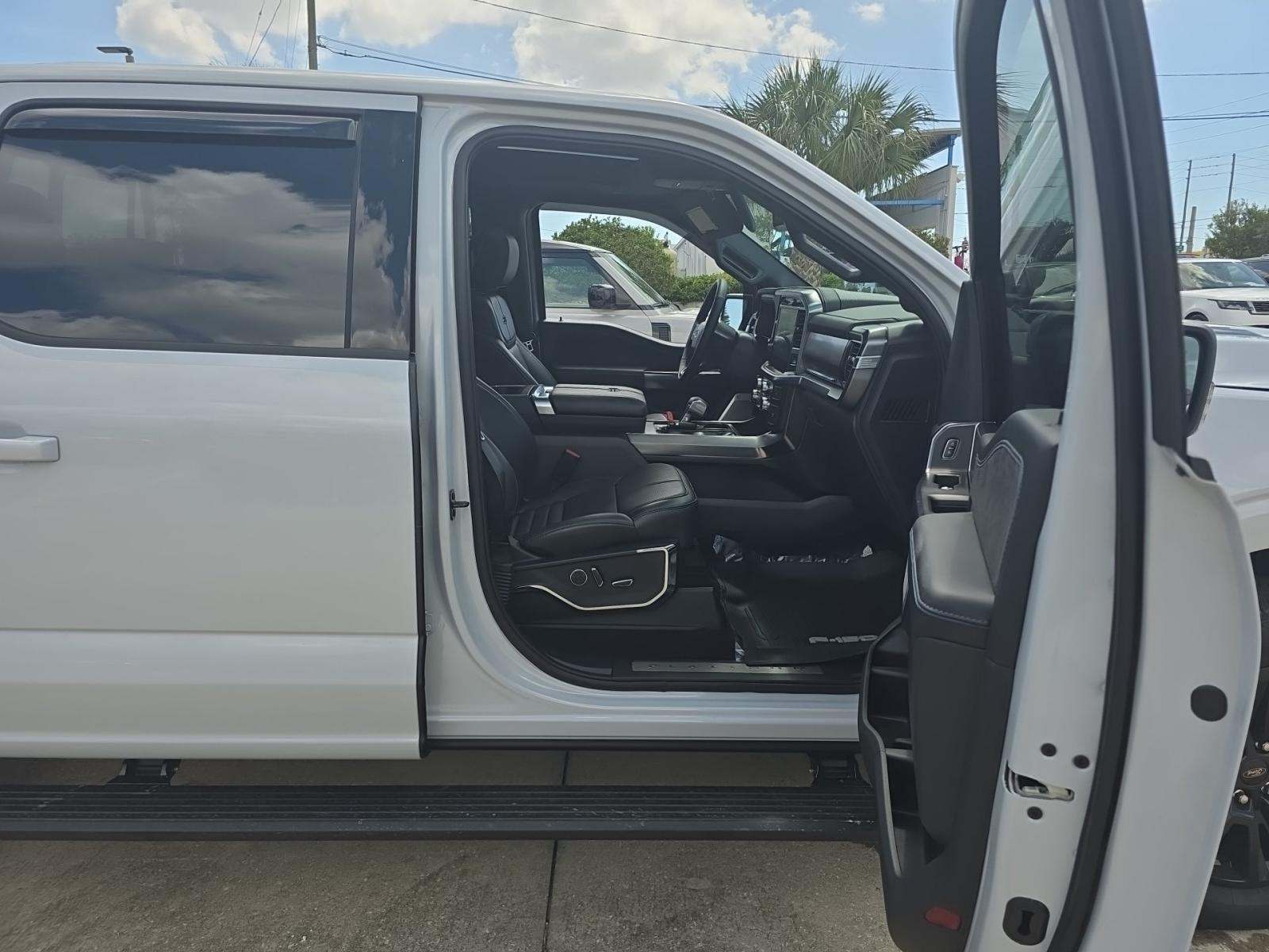 2025 Ford F-150 Platinum AWD