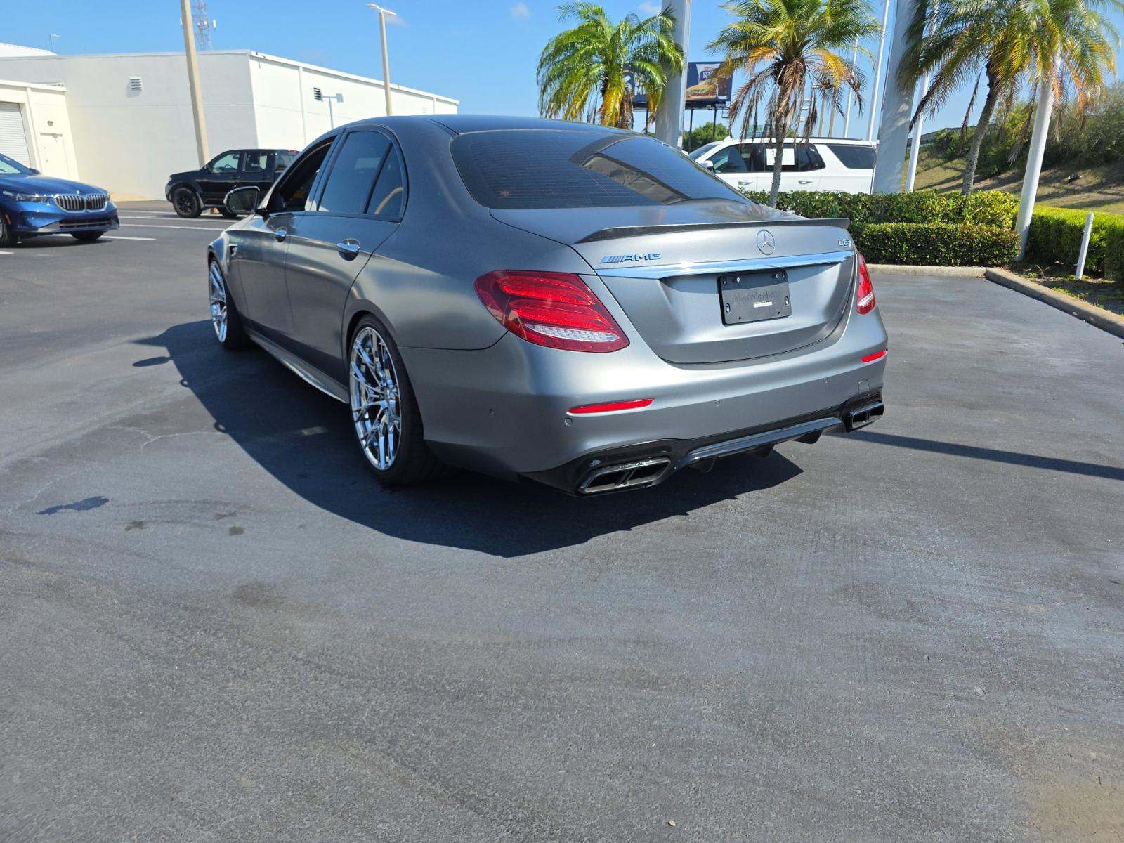 MERCEDES-BENZ E-CLASS - 2