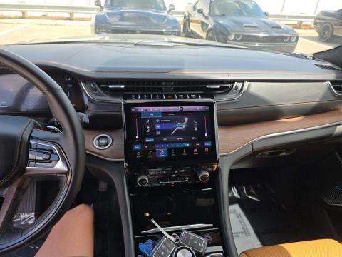 JEEP 4XE SUMMIT - 10