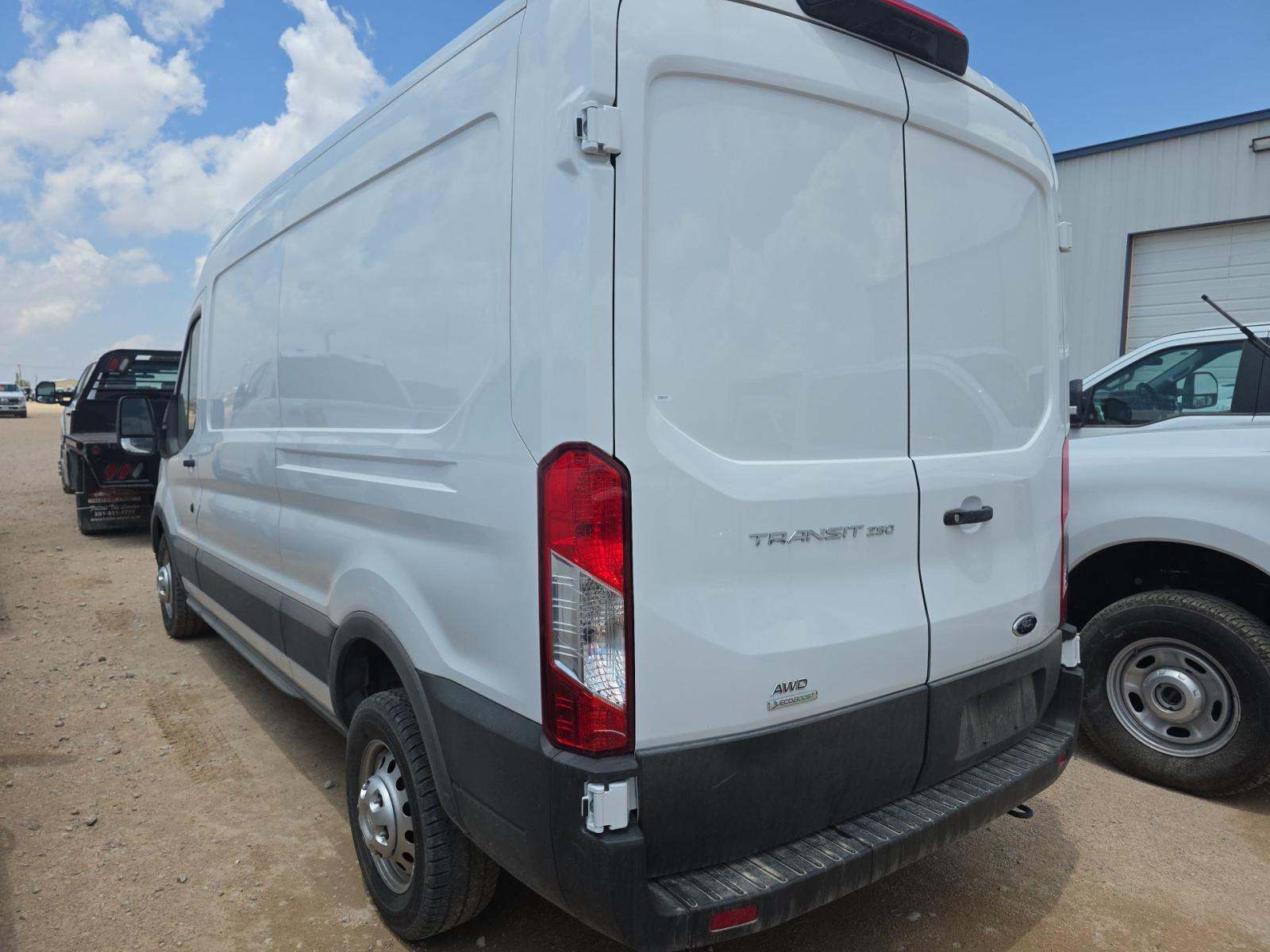 FORD TRANSIT 250 - 2