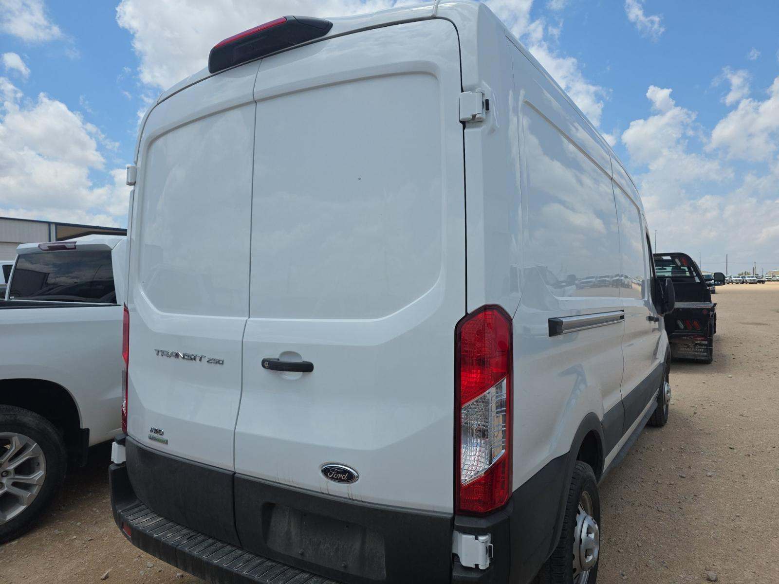 FORD TRANSIT 250 - 3