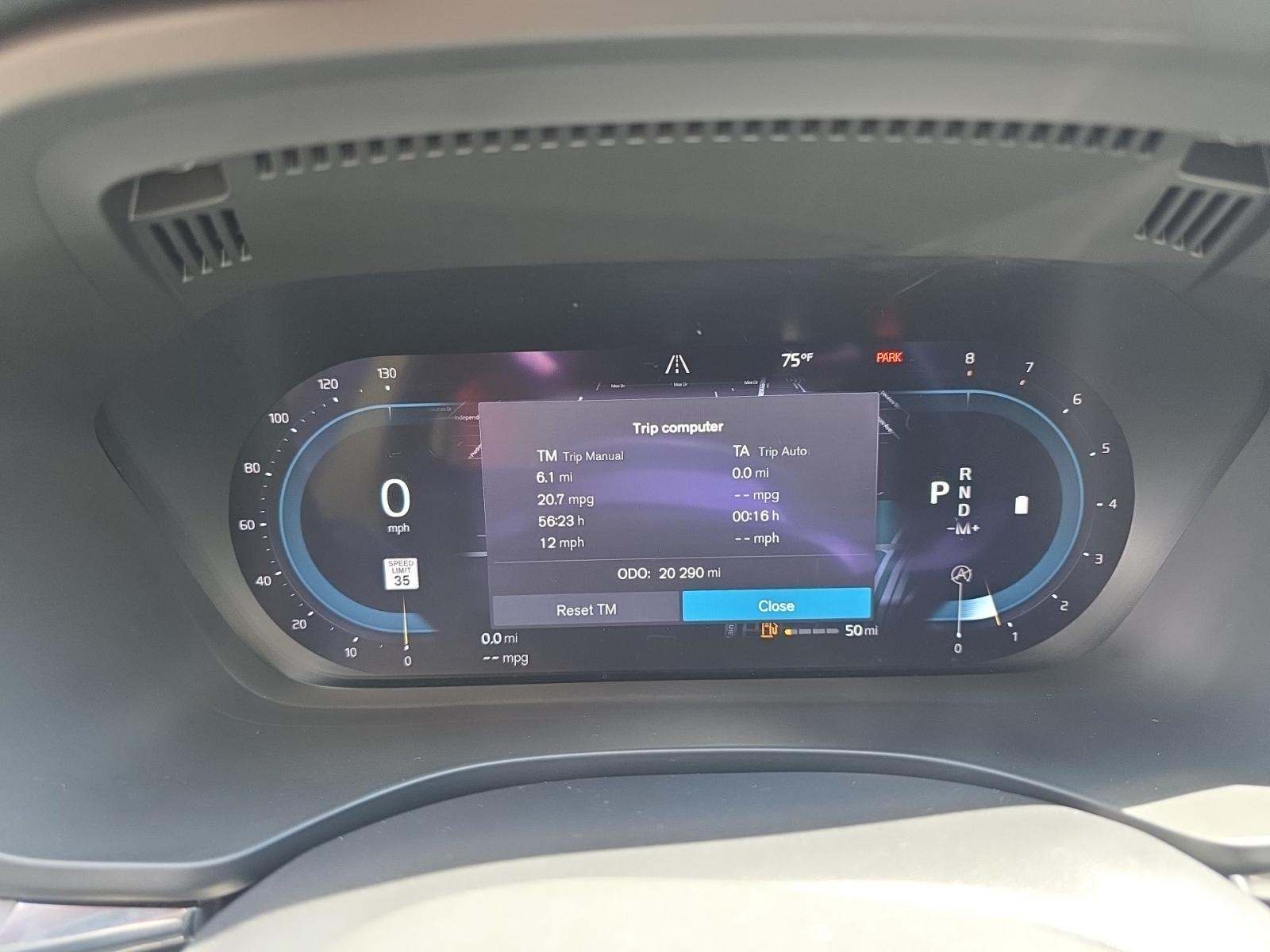 2022 Volvo XC60 B5 Momentum FWD