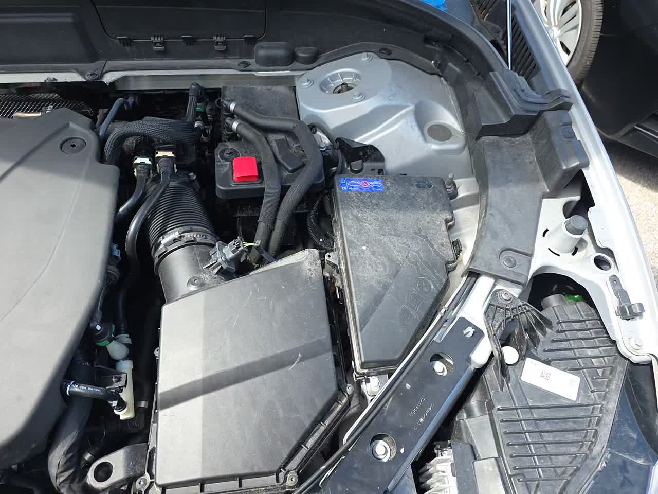 2022 Volvo XC60 B5 Momentum FWD