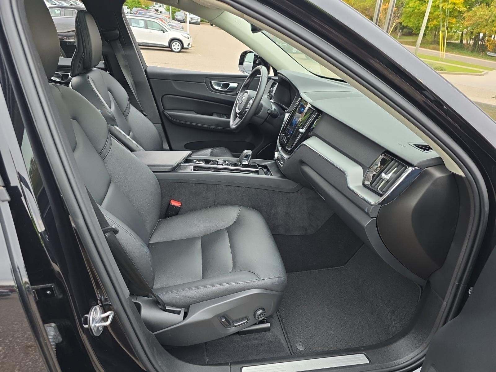 2024 Volvo XC60 B5 Core AWD