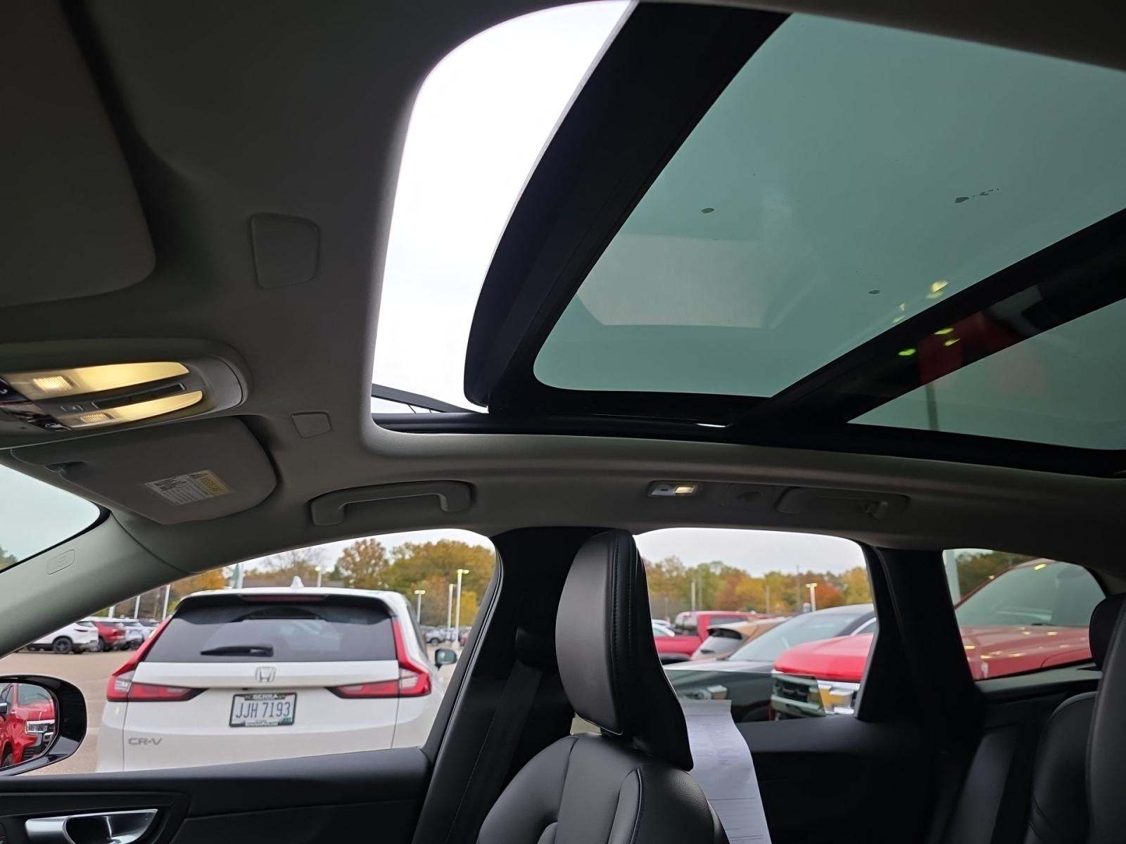 2024 Volvo XC60 B5 Core AWD