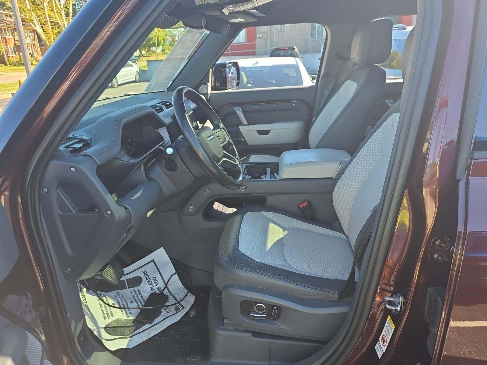 2023 Land Rover Defender 130 X-Dynamic SE AWD