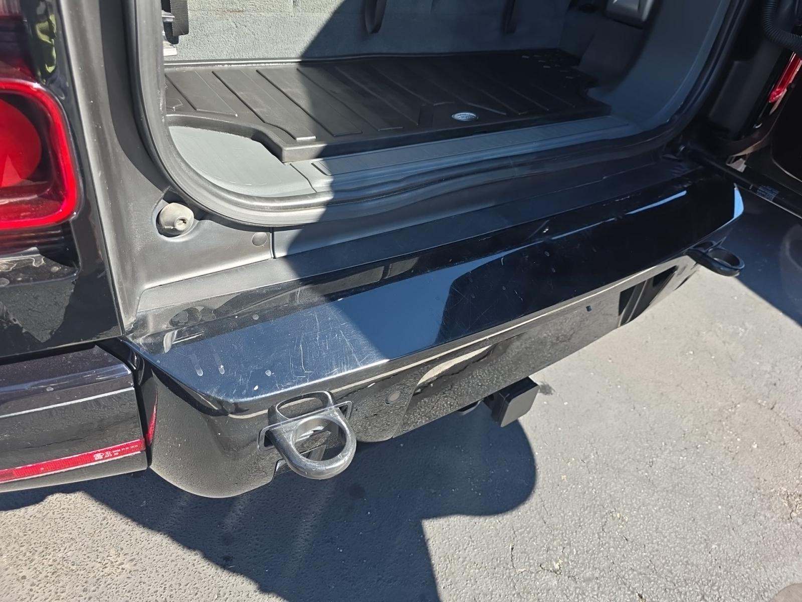 2023 Land Rover Defender 130 X-Dynamic SE AWD