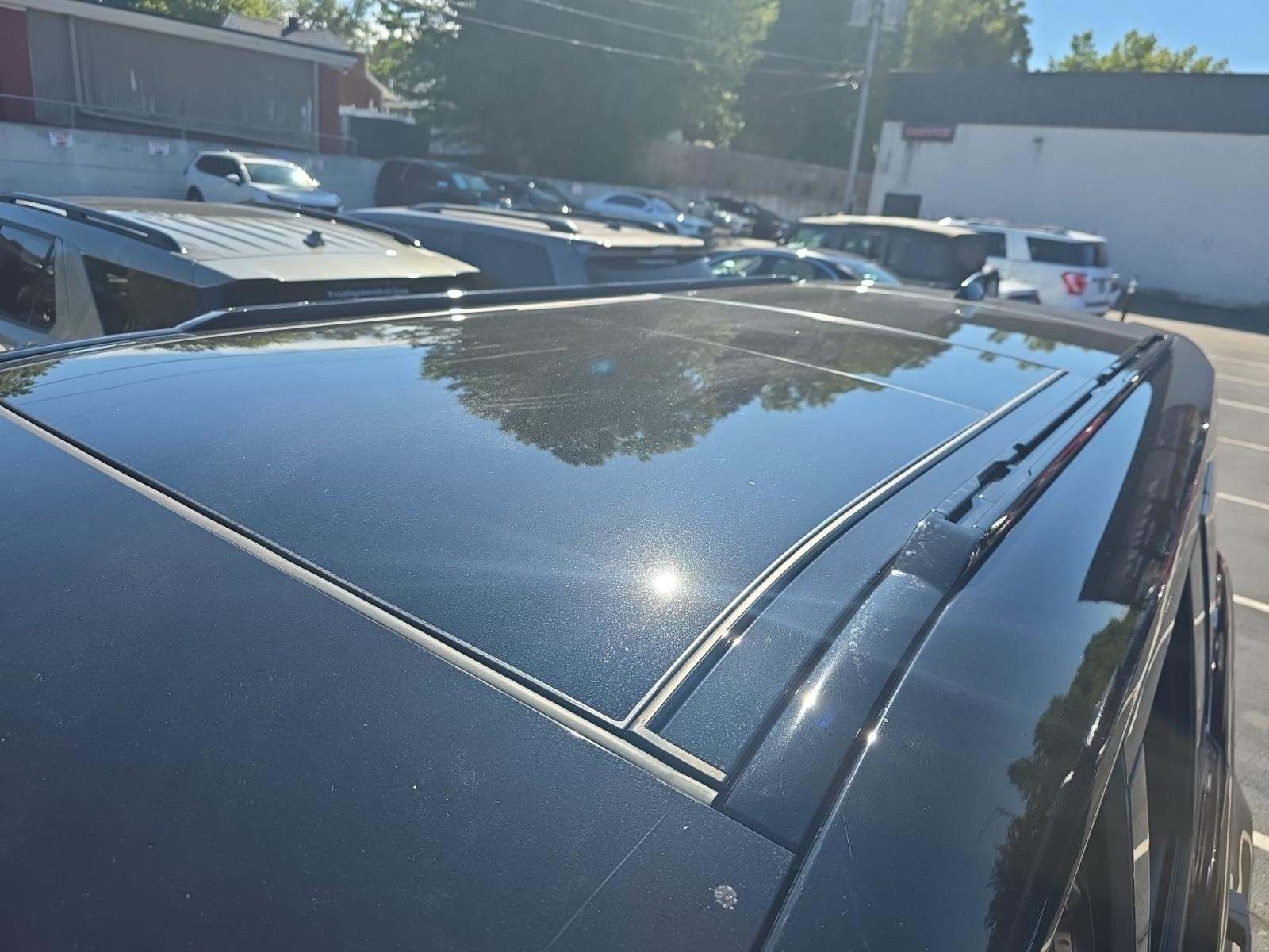 2023 Land Rover Defender 130 X-Dynamic SE AWD