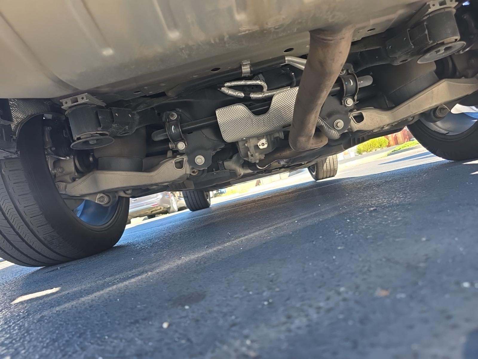 2023 Land Rover Defender 130 X-Dynamic SE AWD