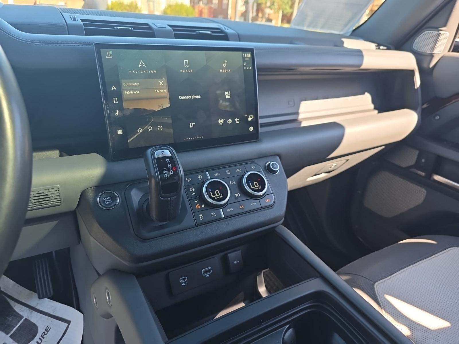 2023 Land Rover Defender 130 X-Dynamic SE AWD