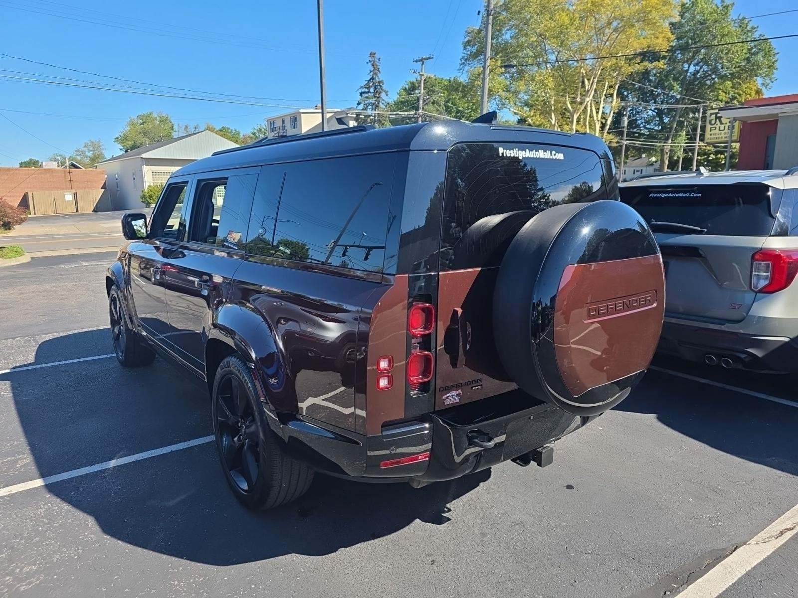 2023 Land Rover Defender 130 X-Dynamic SE AWD