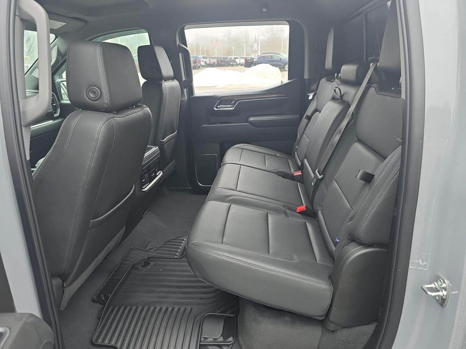 2025 Chevrolet Silverado 1500 RST AWD