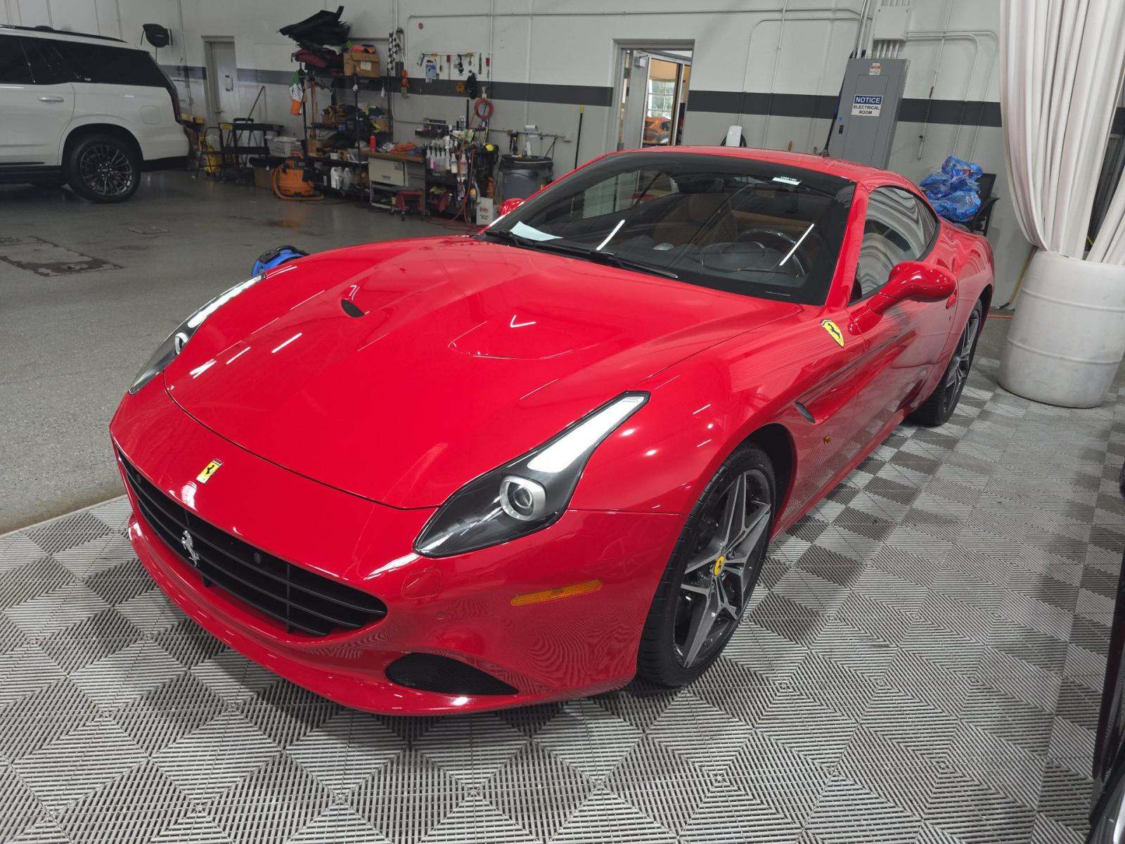 2016 Ferrari California T RWD