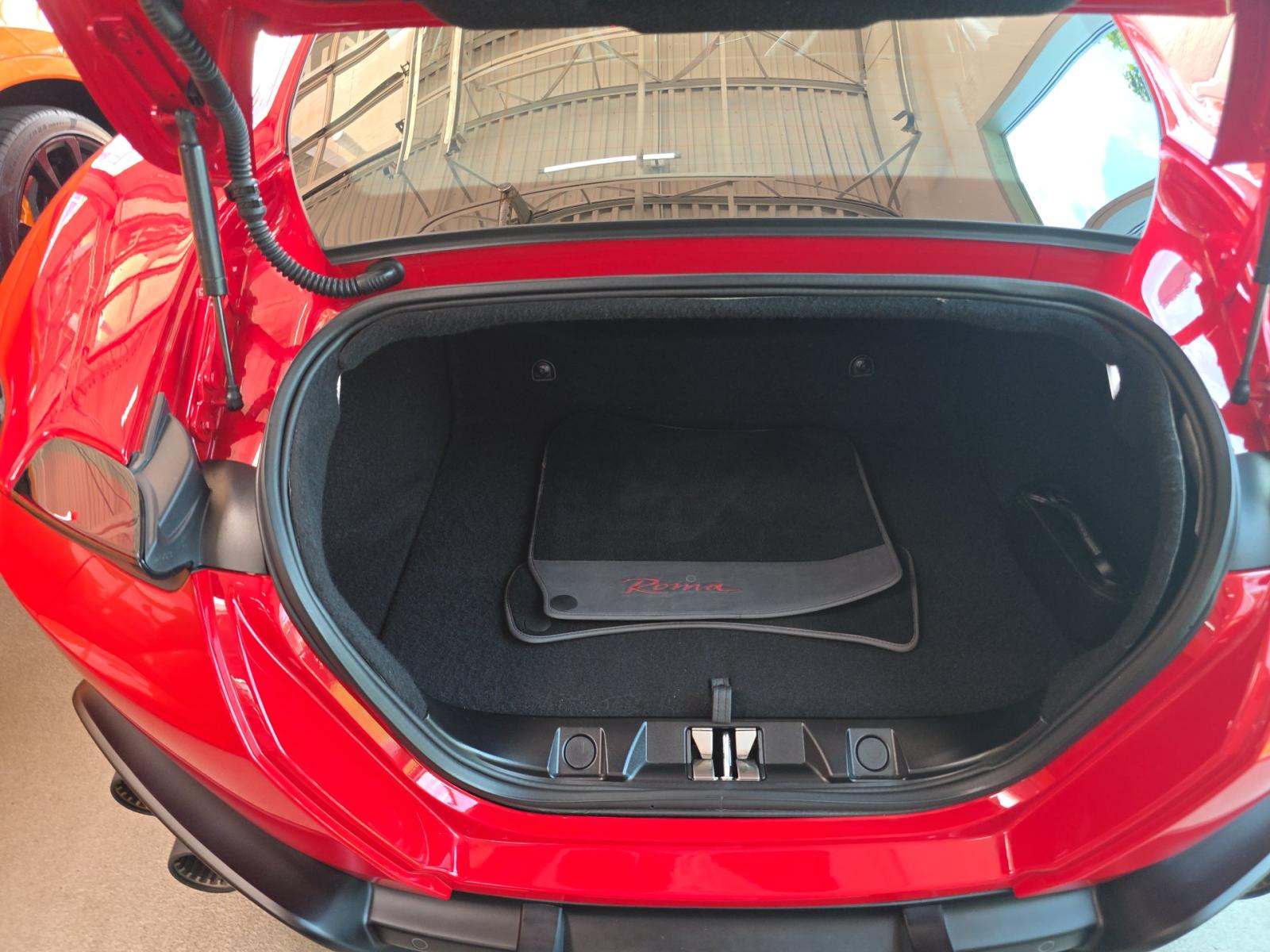 2021 Ferrari Roma Base RWD