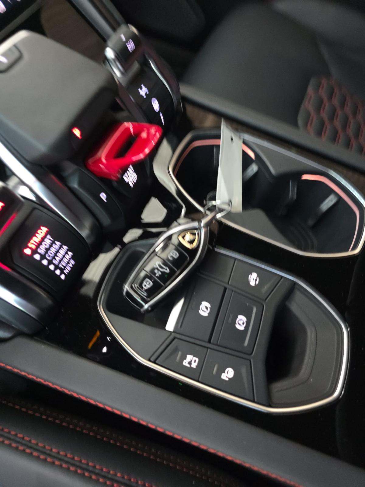 2022 Lamborghini Urus Pearl Capsule AWD