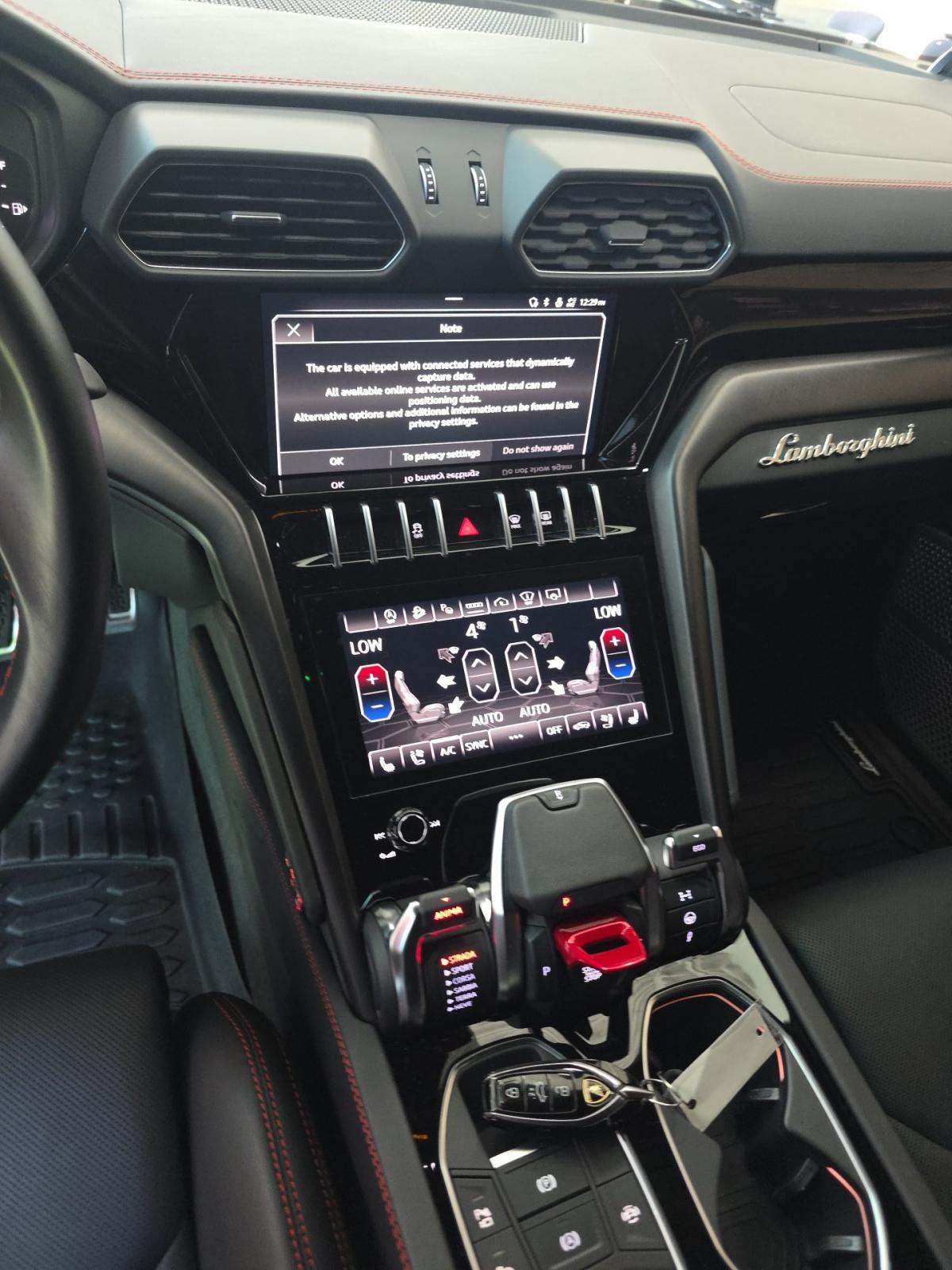 2022 Lamborghini Urus Pearl Capsule AWD