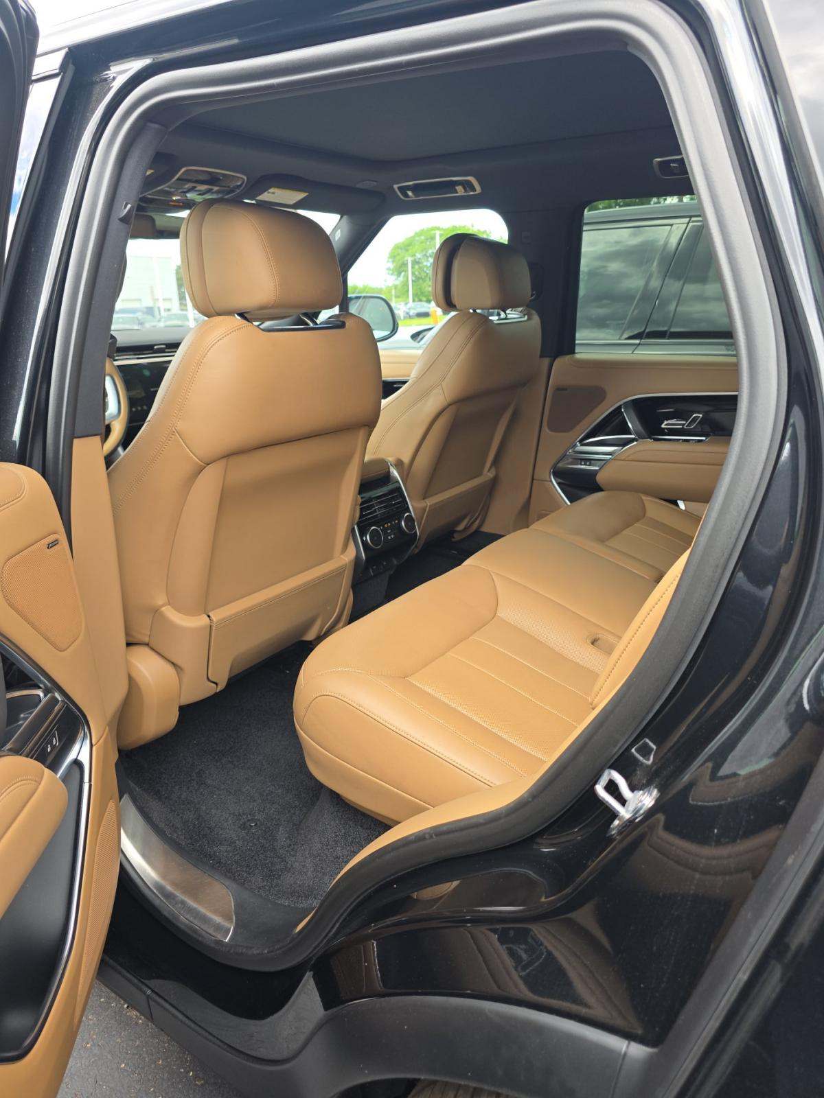 2023 Land Rover Range Rover SE AWD