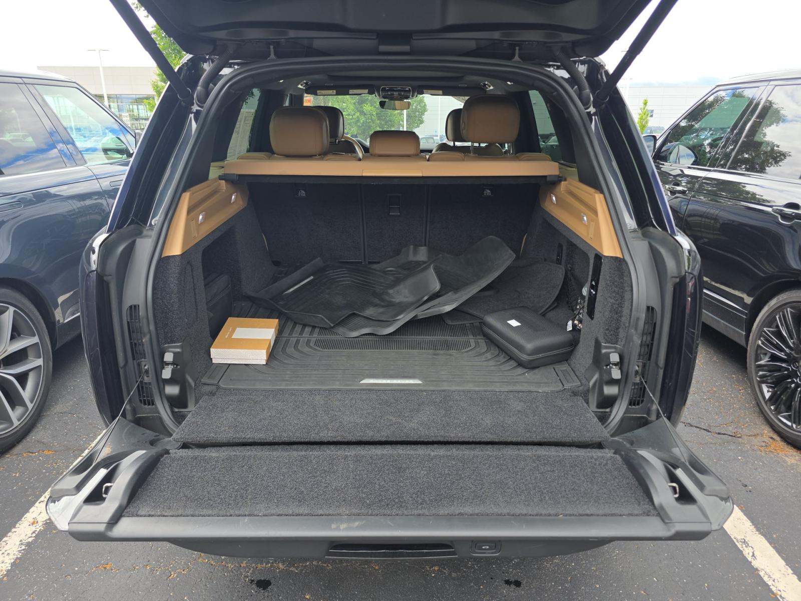 2023 Land Rover Range Rover SE AWD