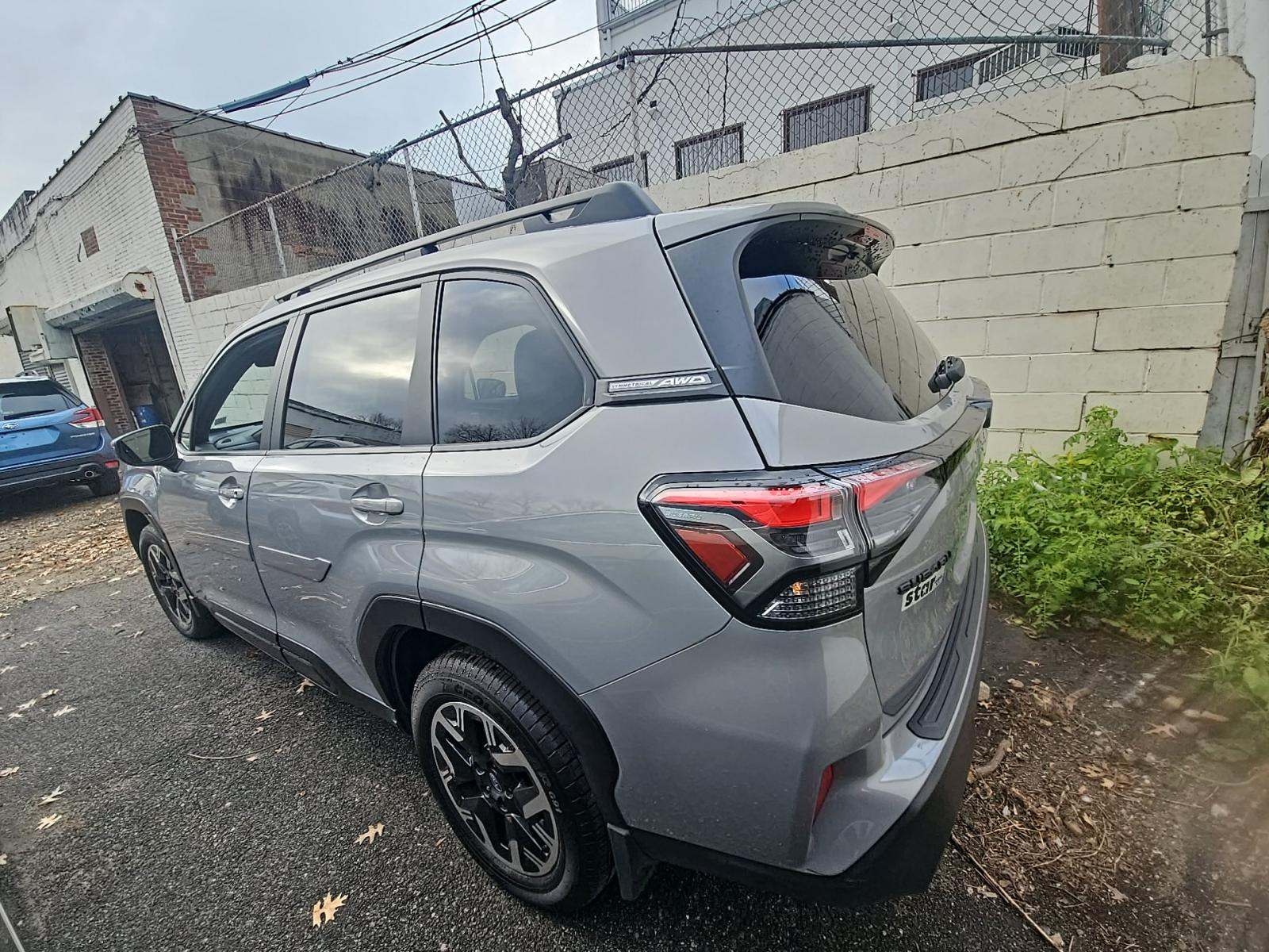 2025 Subaru Forester Premium AWD