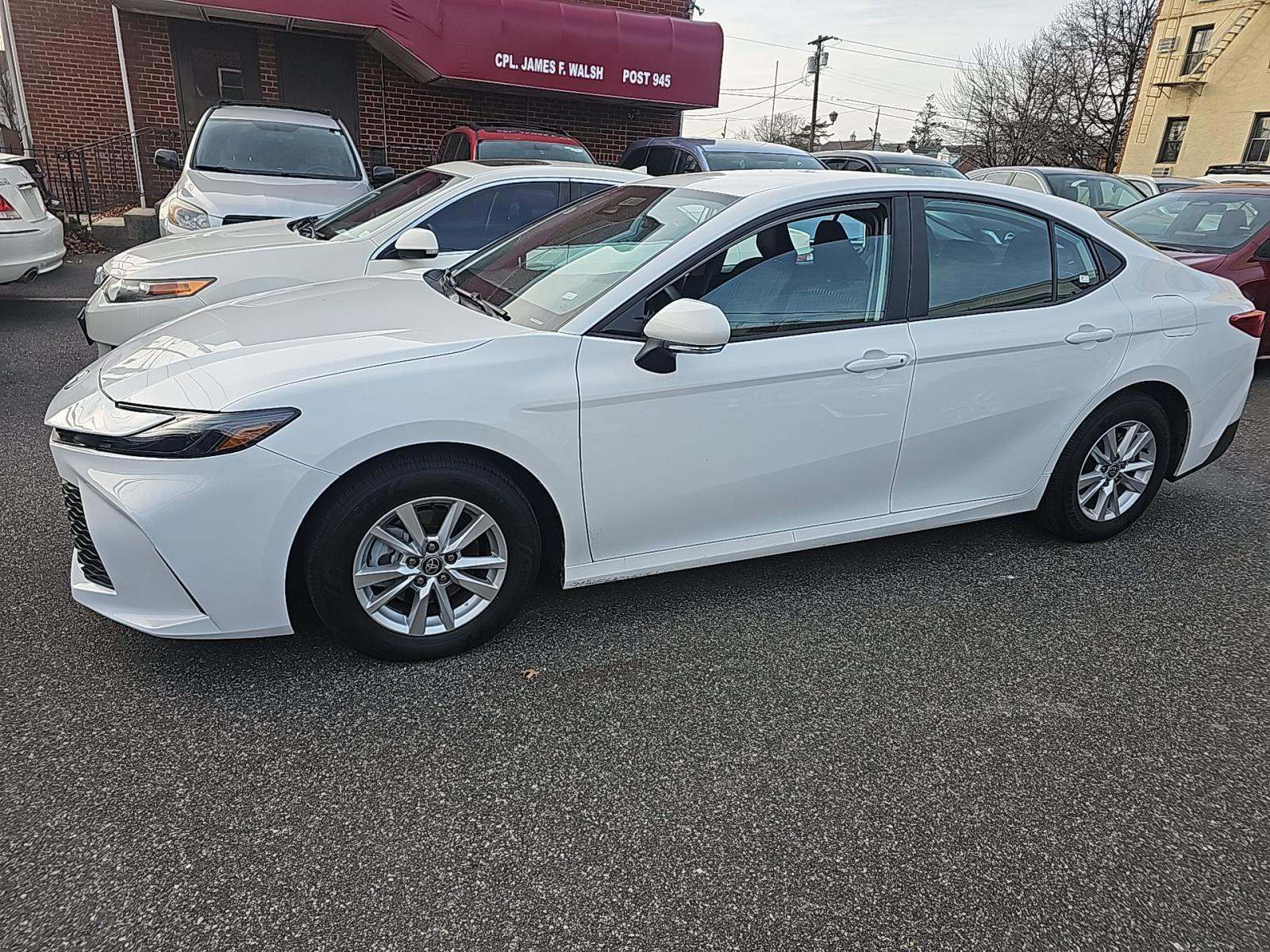 2025 Toyota Camry LE FWD