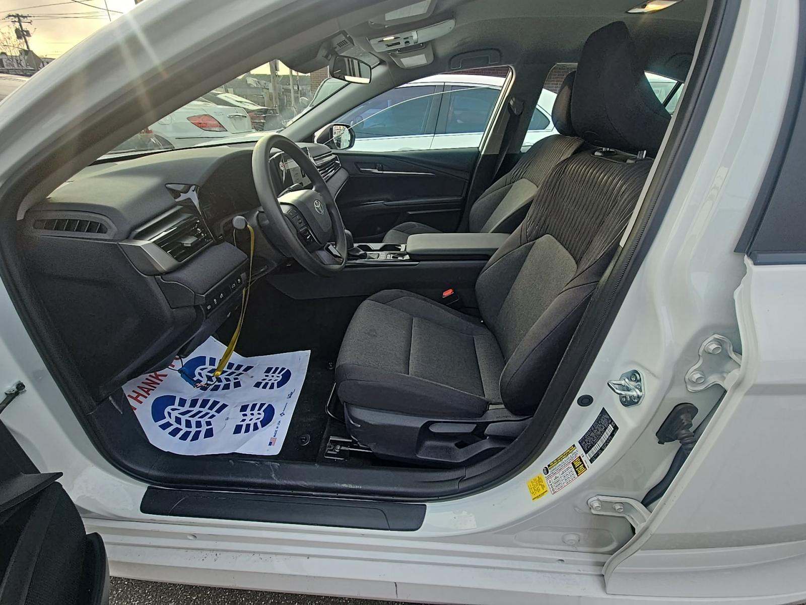 2025 Toyota Camry LE FWD