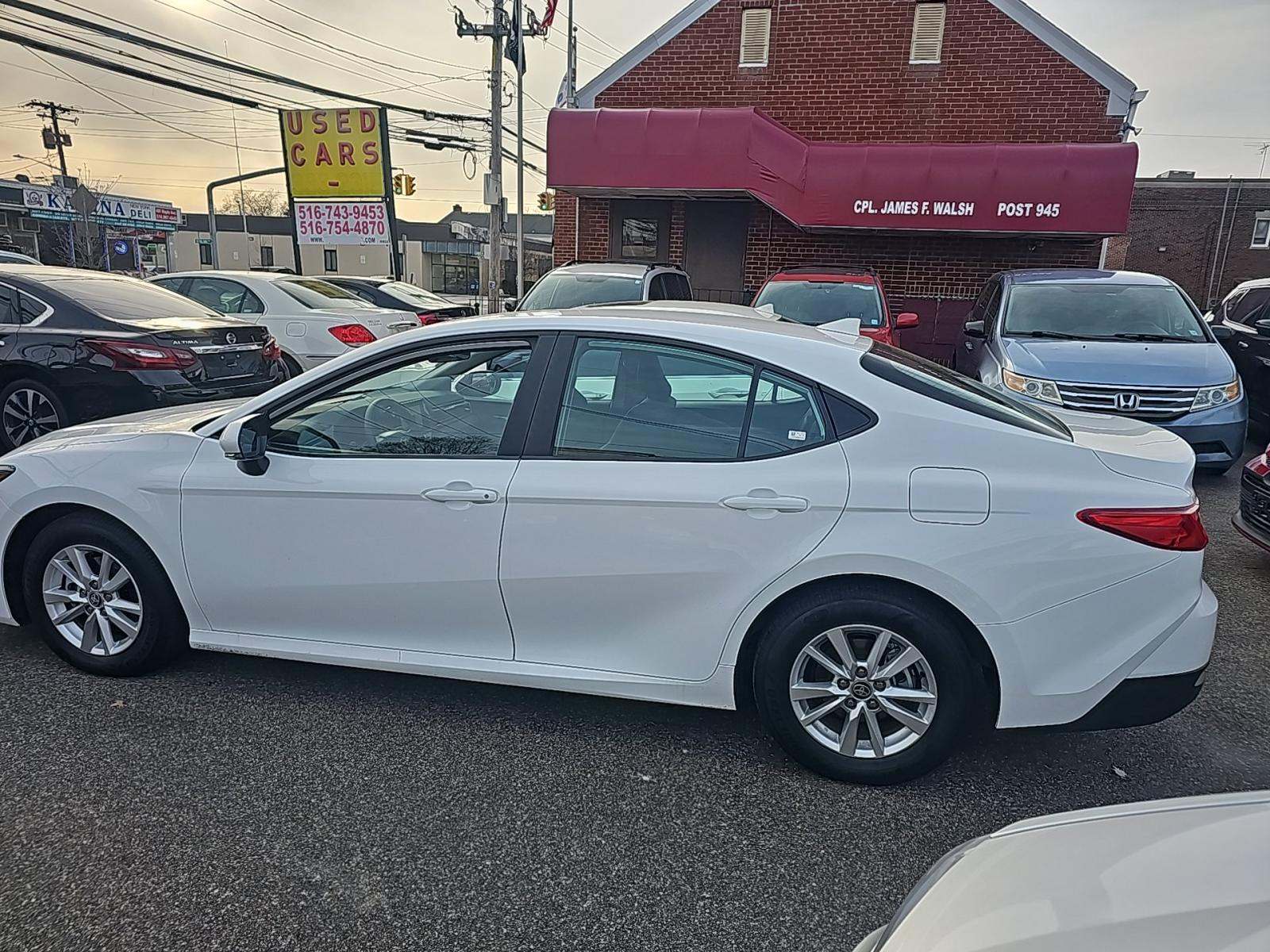 2025 Toyota Camry LE FWD