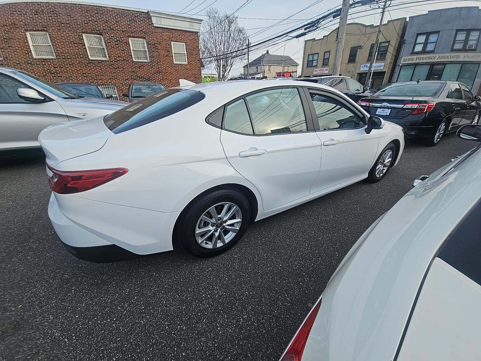 2025 Toyota Camry LE FWD