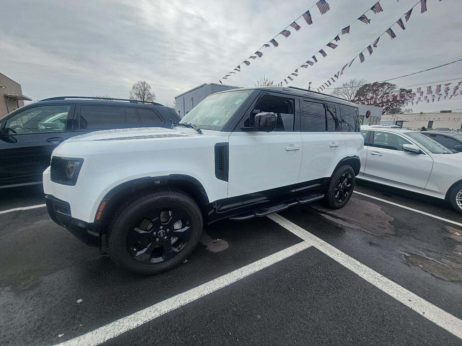 2024 Land Rover Defender 110 X-Dynamic SE AWD