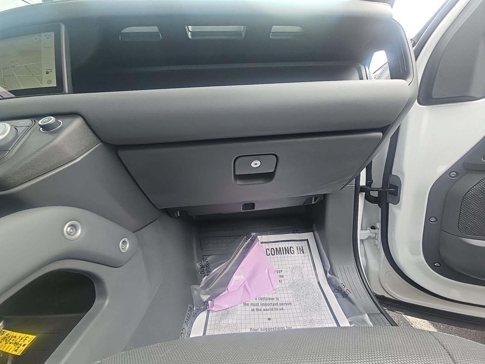 2024 Land Rover Defender 110 X-Dynamic SE AWD