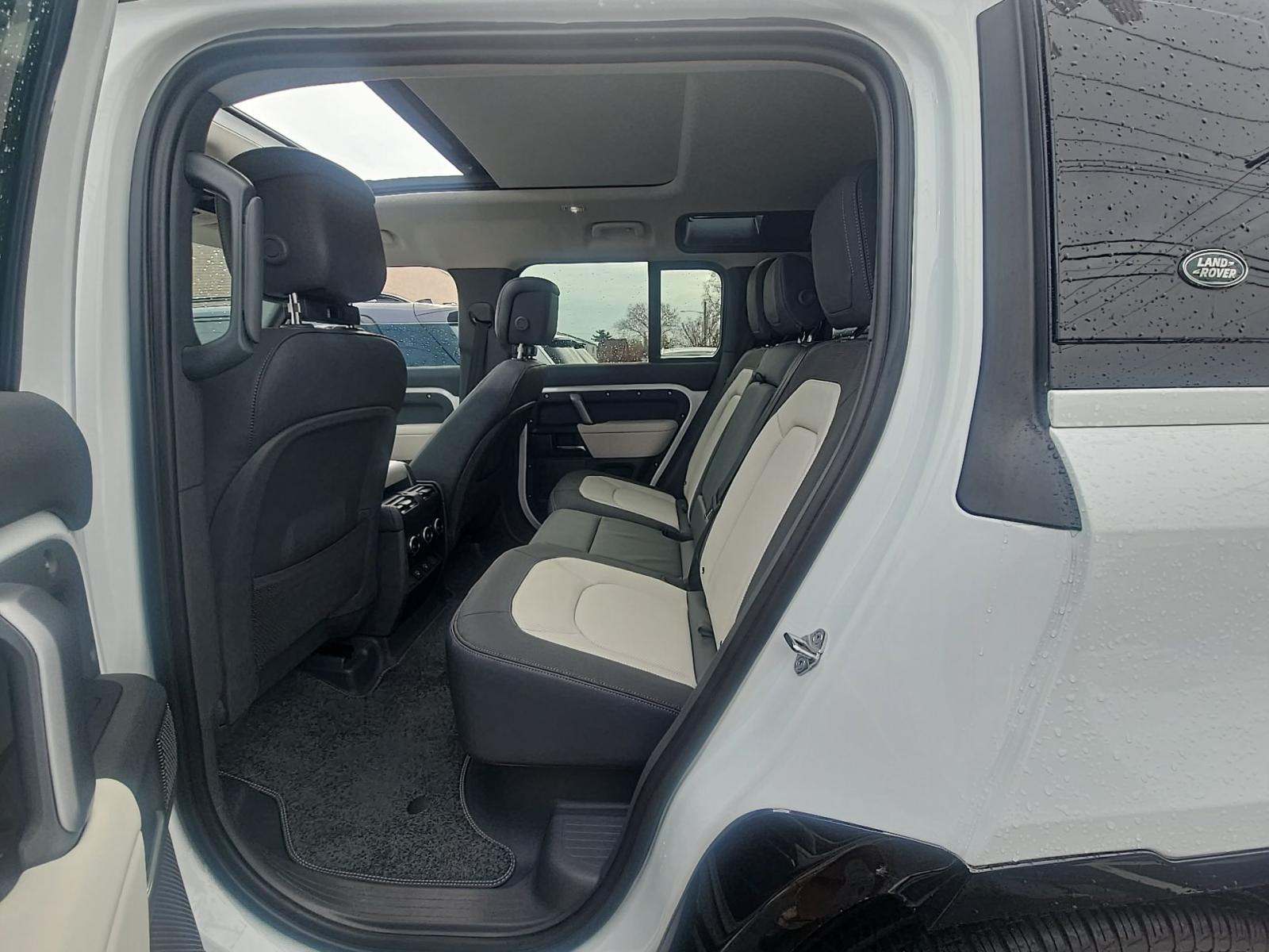 2024 Land Rover Defender 110 X-Dynamic SE AWD