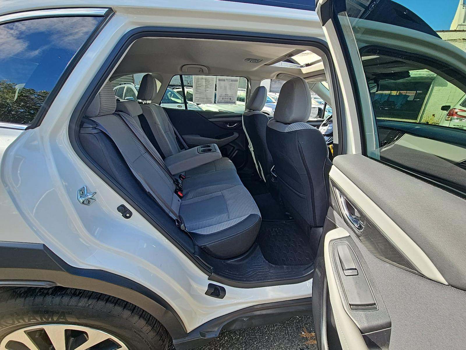 2023 Subaru Outback Premium AWD