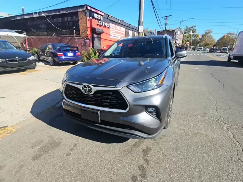 2022 Toyota Highlander XLE AWD