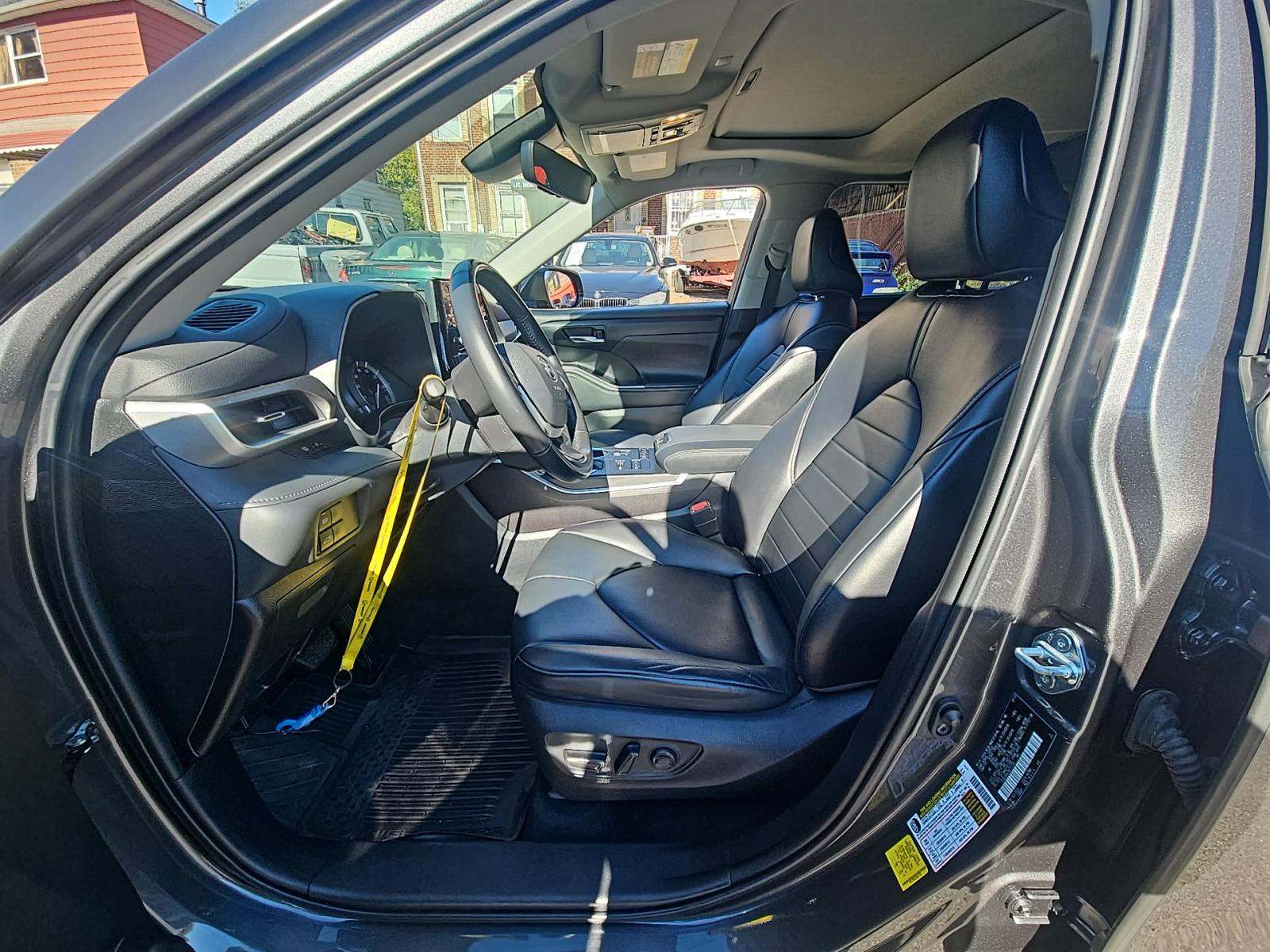 2022 Toyota Highlander XLE AWD