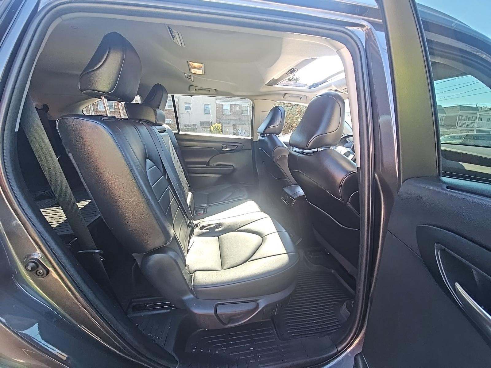 2022 Toyota Highlander XLE AWD