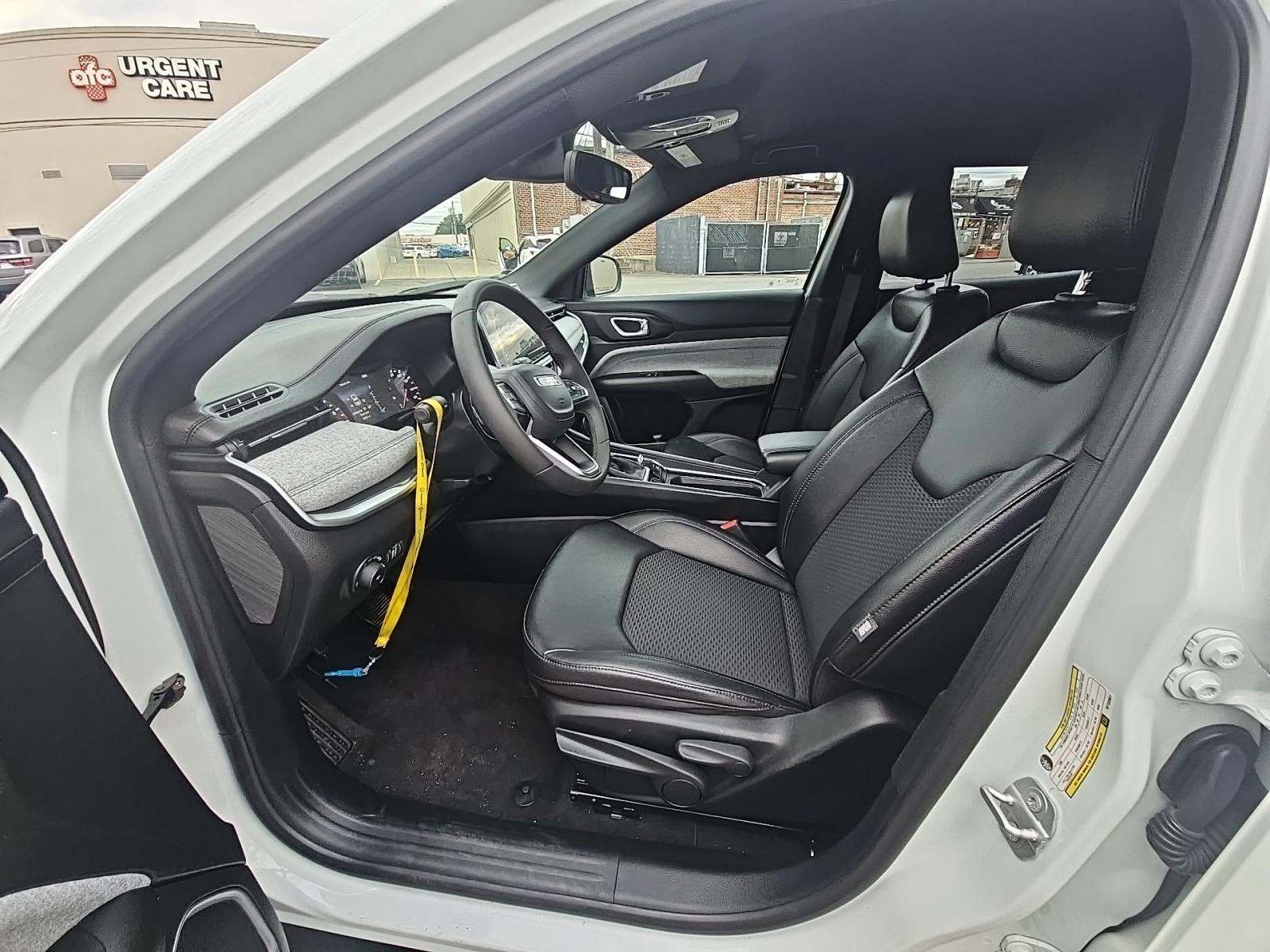 2024 Jeep Compass Latitude AWD