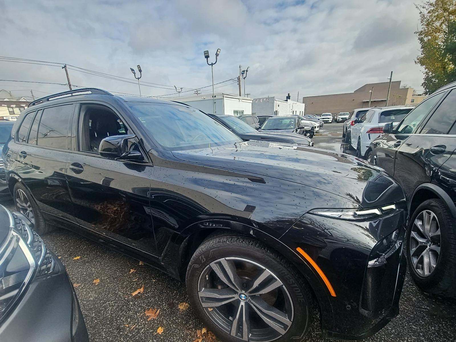 2025 BMW X7 M60i AWD