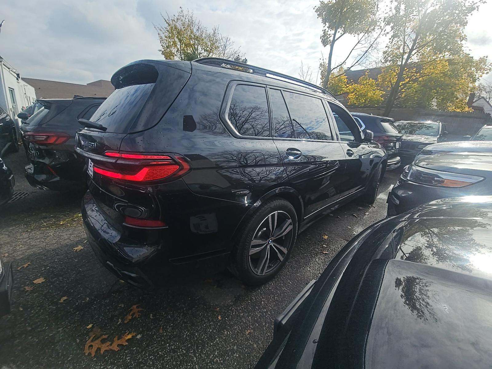 2025 BMW X7 M60i AWD