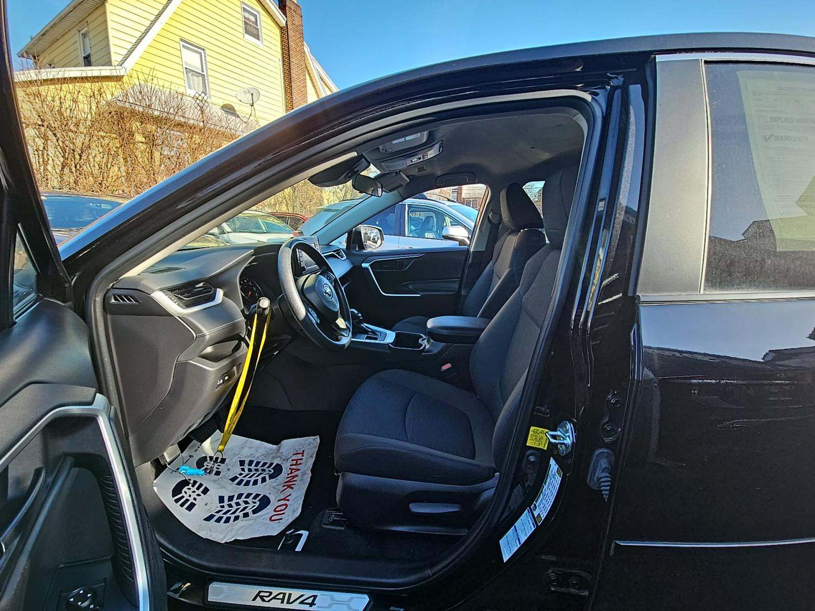 2022 Toyota RAV4 LE AWD