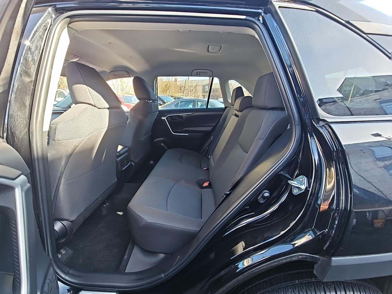 2022 Toyota RAV4 LE AWD