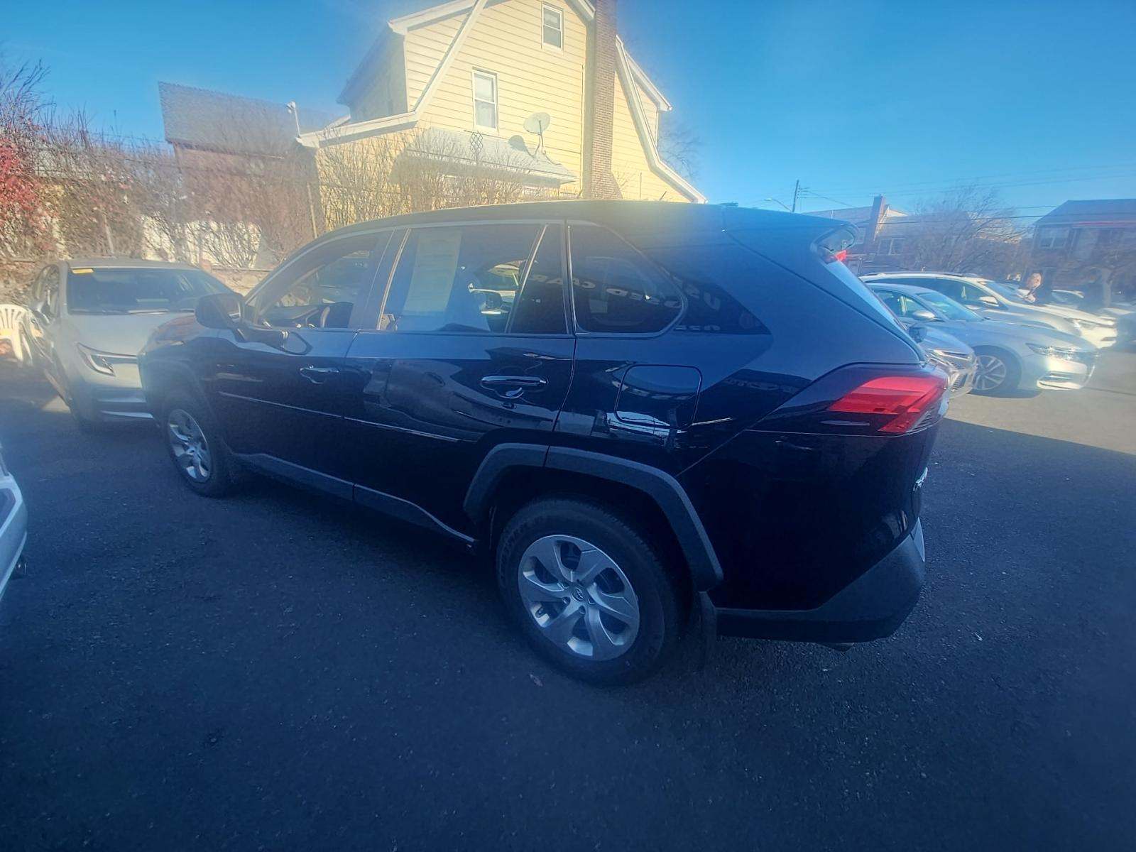 2022 Toyota RAV4 LE AWD