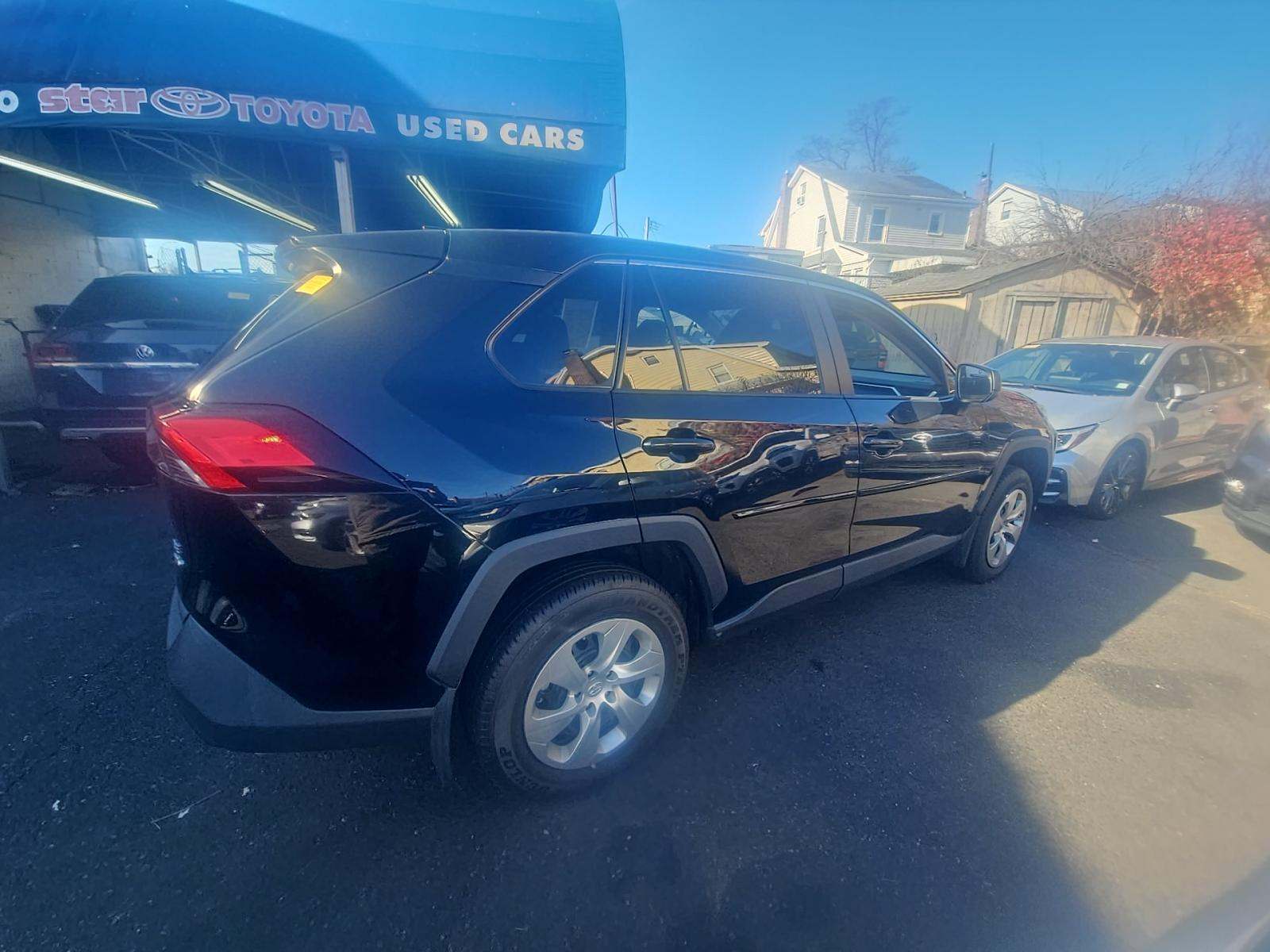 2022 Toyota RAV4 LE AWD