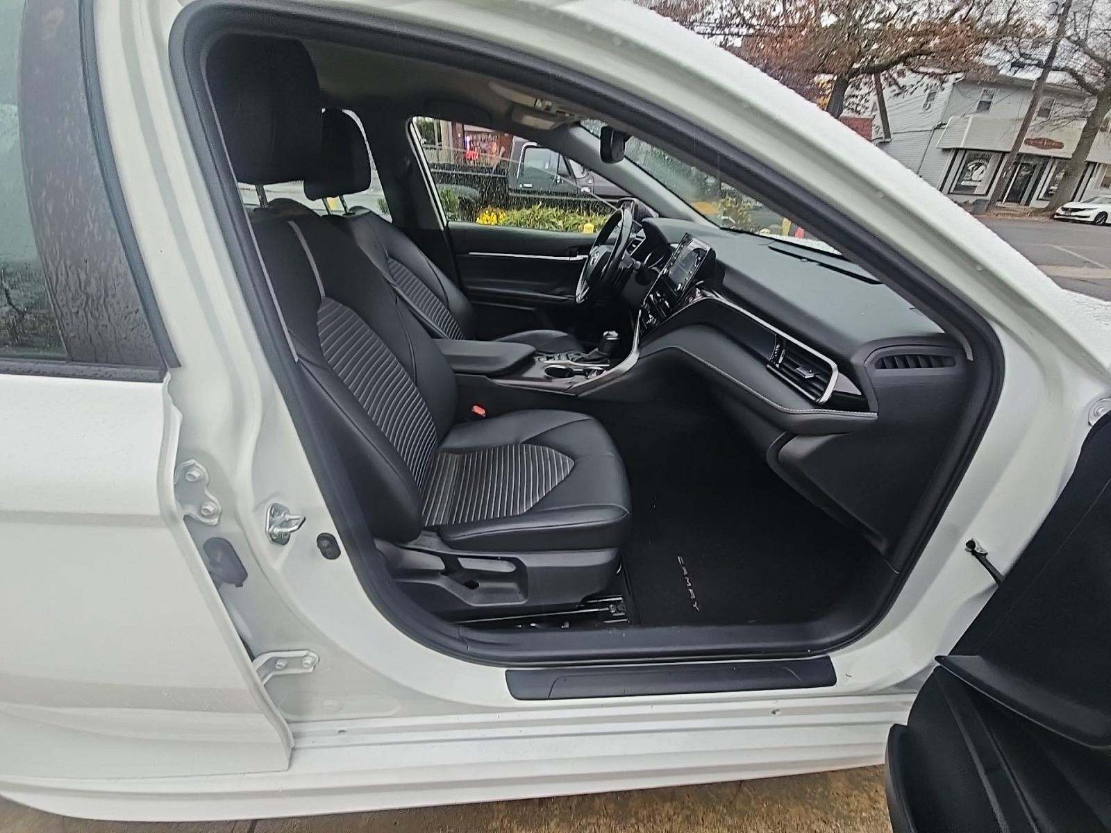 2022 Toyota Camry Hybrid Nightshade FWD