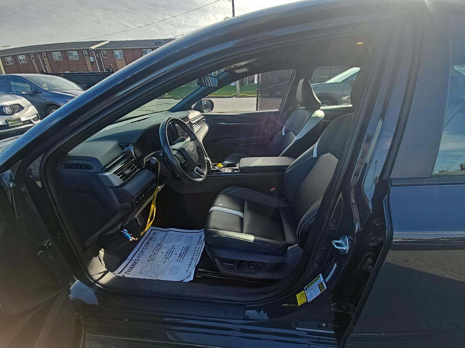 2025 Toyota Camry SE FWD