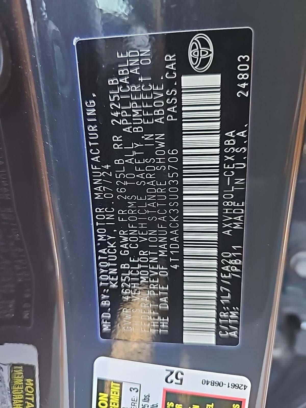 2025 Toyota Camry SE FWD