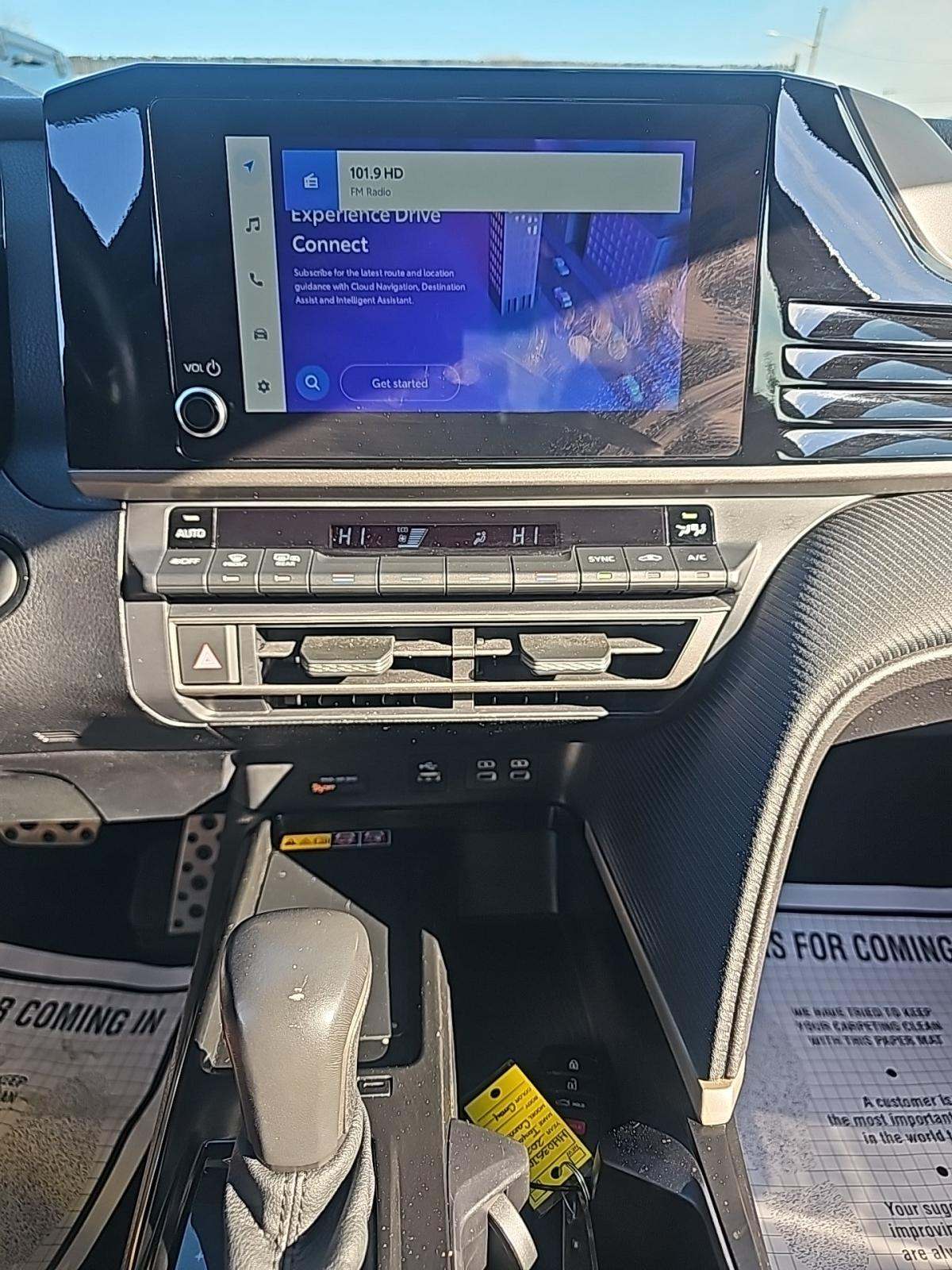 2025 Toyota Camry SE FWD