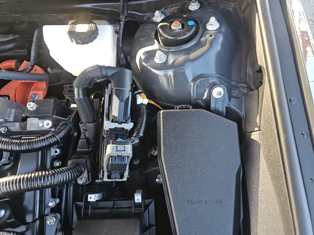 2025 Toyota Camry SE FWD